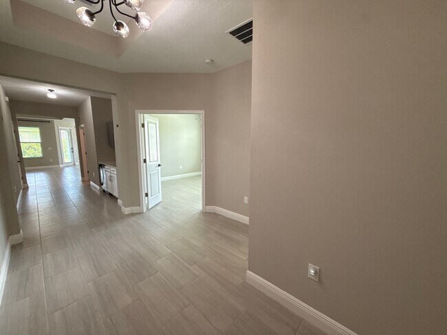 Foto del edificio - Amazing Community of Bellechase! 4 Bedroom...