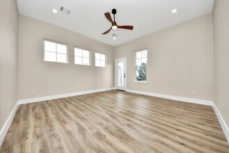 Building Photo - 127 E 38th St