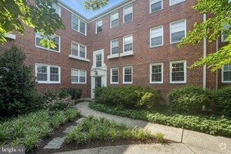 Building Photo - 6613 10th St