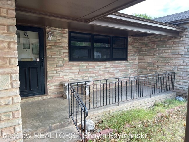 Building Photo - 3 br, 3 bath House - 2614 W Broadway