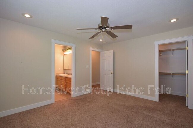 Foto del edificio - 1541 Summer Way