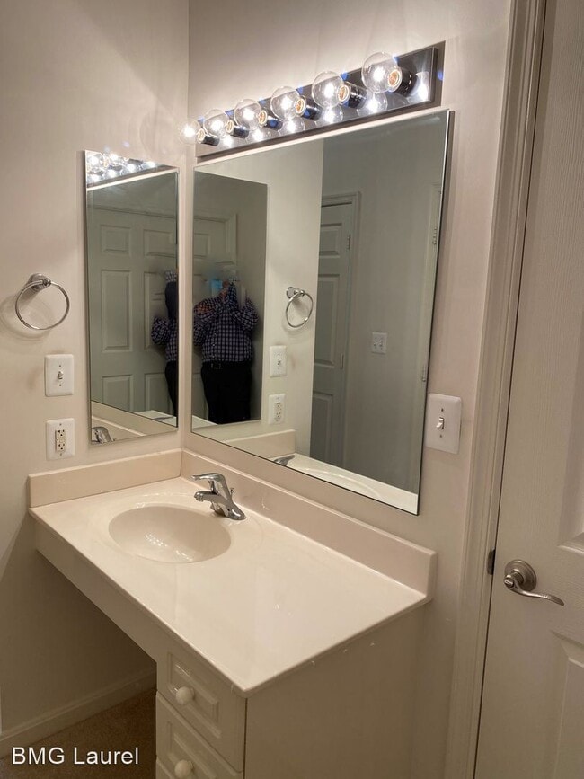 Building Photo - 940 Astern Way