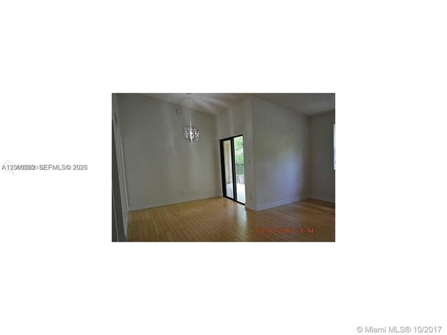 Building Photo - 620 S Park Rd