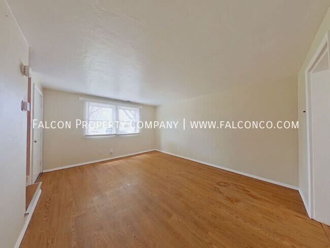 Foto del edificio - 2431 Paseo Rd