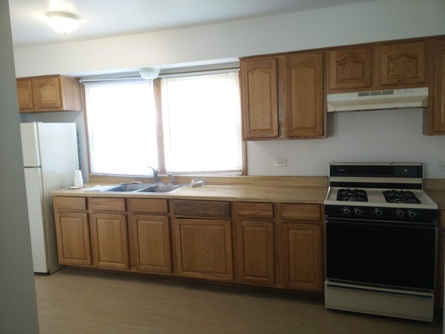 Kitchen - 1223 Broadway Avenue