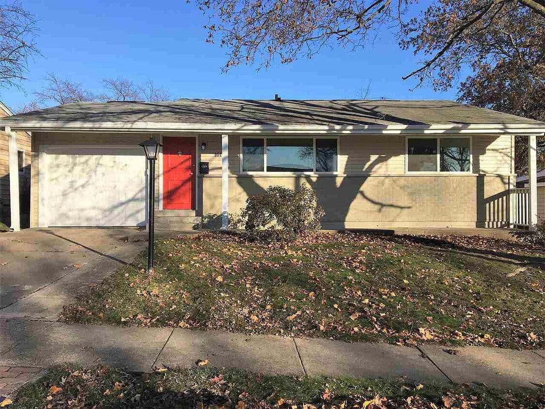 Beautifully Renovated - 3 Bedroom Home - Beautifully Renovated - 3 Bedroom Home