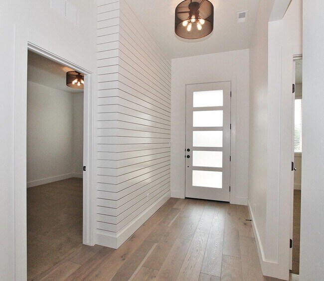 Building Photo - 3871 S Eckert Rd