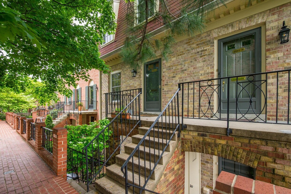 Foto principal - 1624 Belmont St NW
