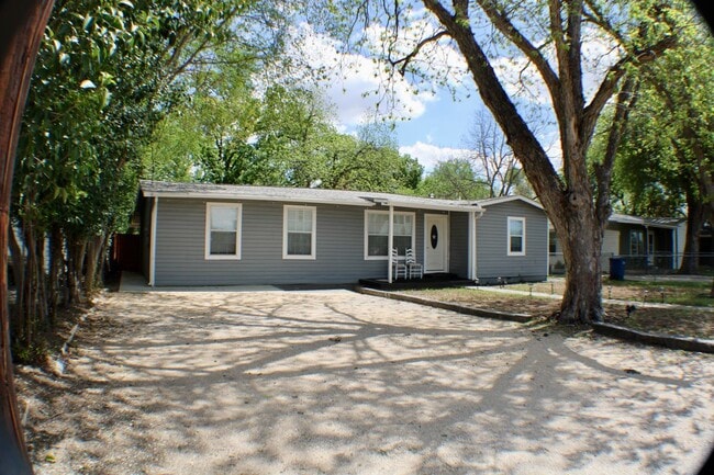 Foto del edificio - 1141 Katy St