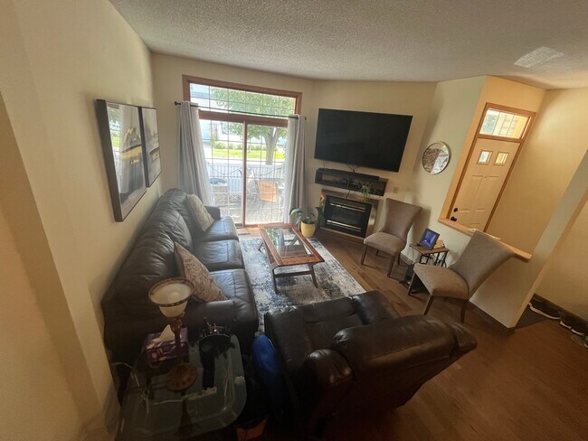 Foto del edificio - 2556 Mallard Dr