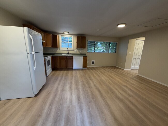Foto del edificio - 8074 Maple Ave SE