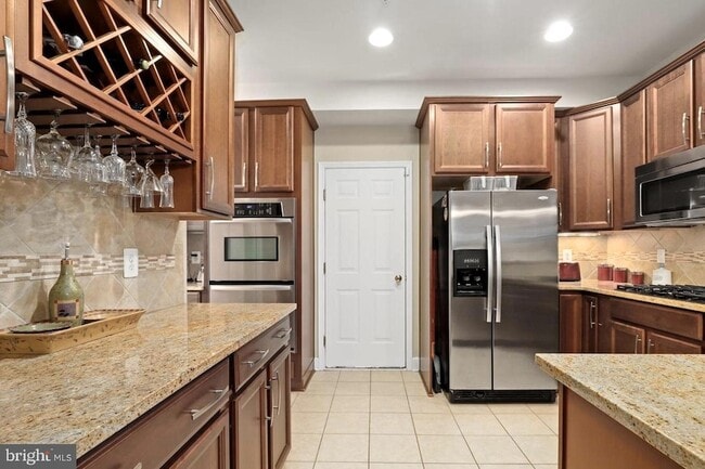 Photo - 19461 Dover Cliffs Cir Townhome