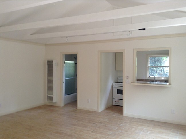 Facing Kitchen/Bath - 11275 La Maida St