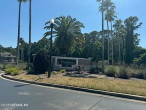 Building Photo - 10550 Baymeadows Rd