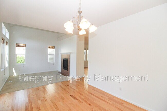 Building Photo - 2331 87th Dr NE