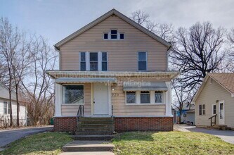 Building Photo - 920 Jasper St