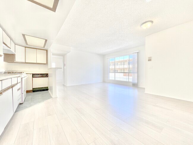 Foto del edificio - 15603 Parthenia St