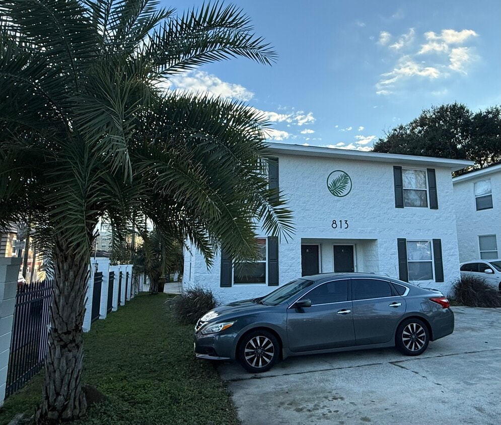 Primary Photo - North Palms Courtyard - 813