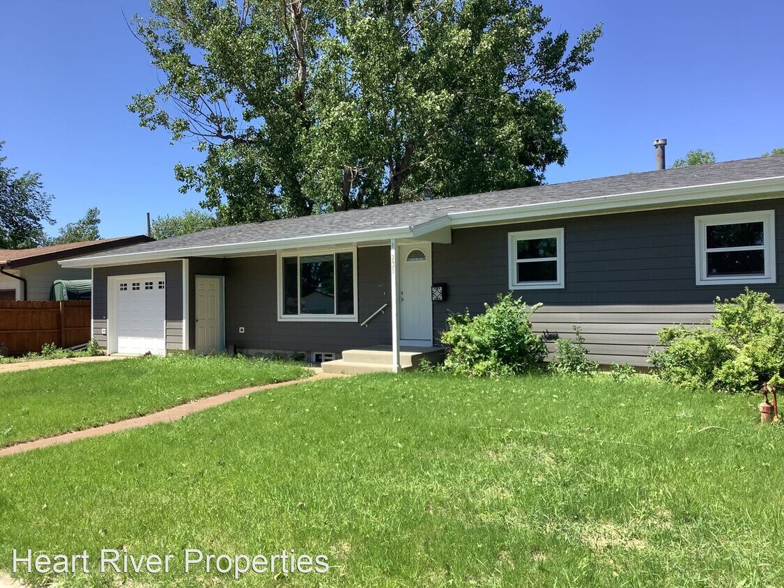 Foto principal - 4 br, 2 bath House - 231 Benton St