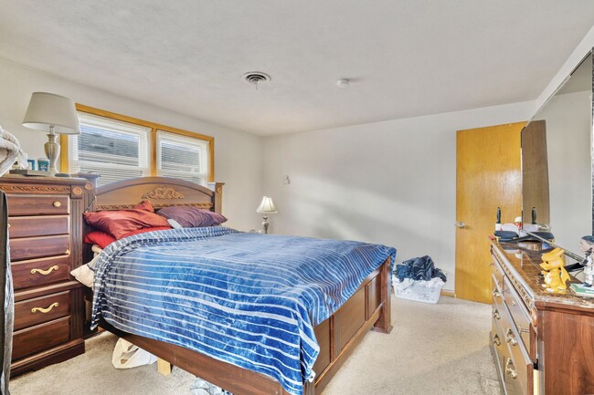Bedroom - 2531 Maple Grove Ave
