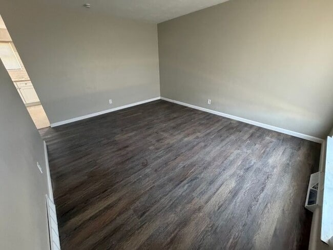 Building Photo - 3 Bed 1 Bath Berkeley home