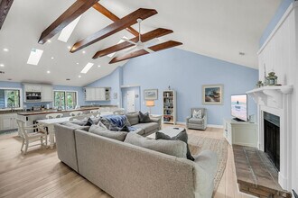 Building Photo - 2770 Old Forest Dr