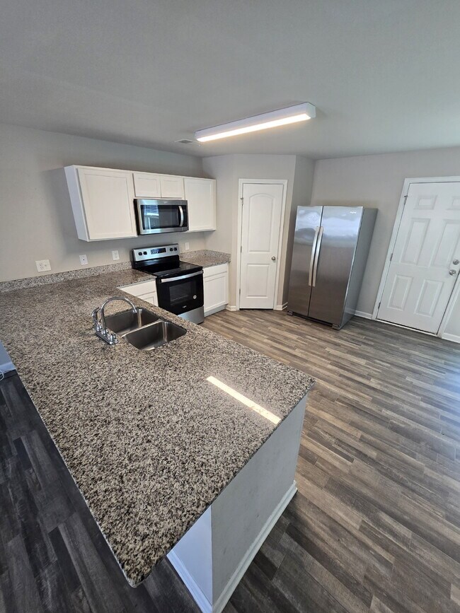 Foto del edificio - 1212 Christy Ct