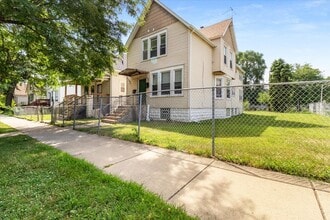 Building Photo - 257 W 109th Pl