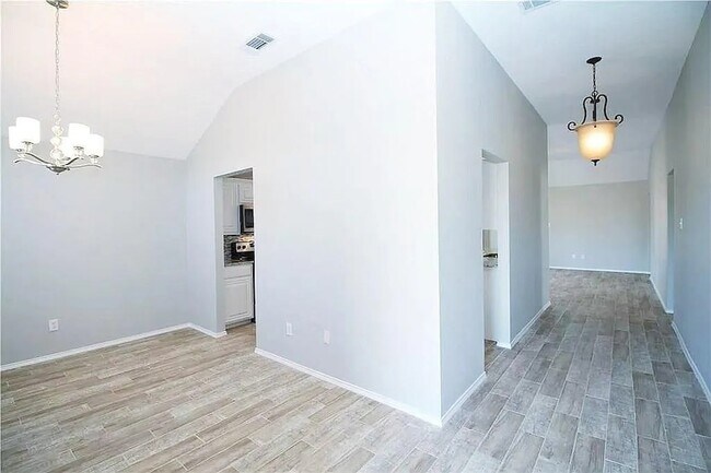 Building Photo - 4926 Brazoswood Cir