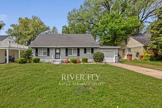 Building Photo - 3801 Blue Jay Rd