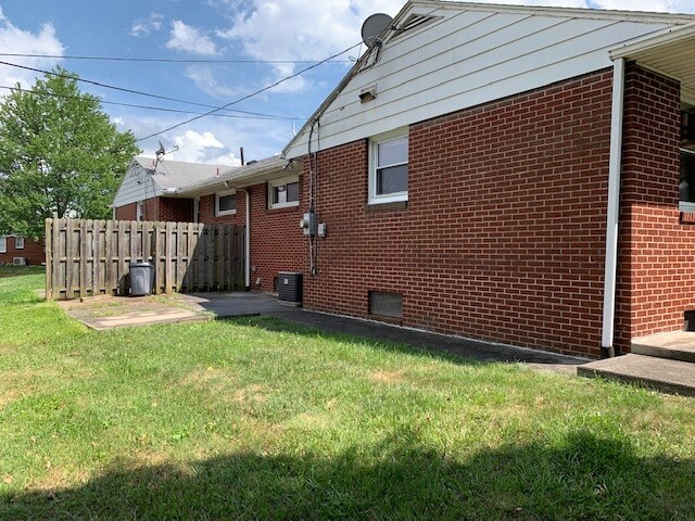 21 Park Circle Rd, Middletown, PA 17057 House for Rent