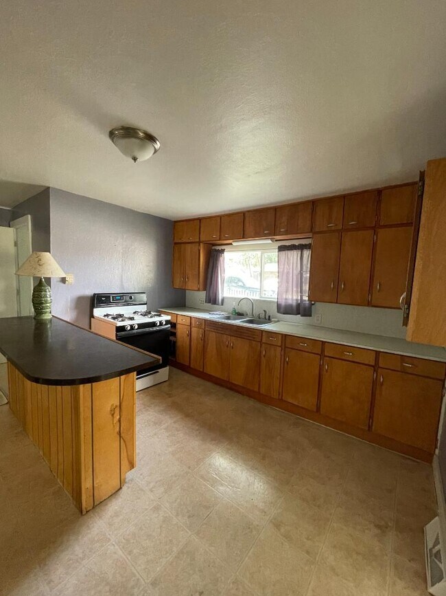 Foto del edificio - 211 W Elm Ave