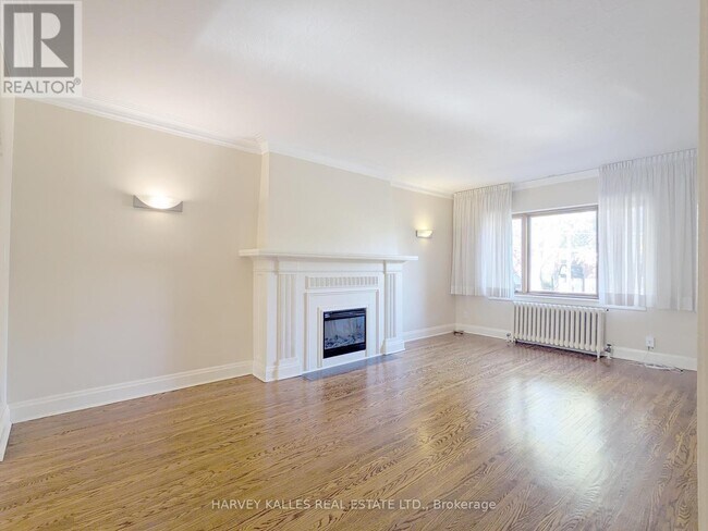 Building Photo - 95 Chatsworth Dr