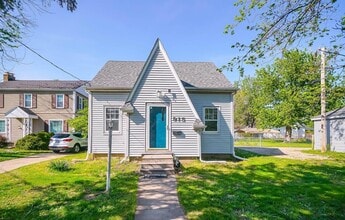 Building Photo - 915 W Loucks Ave