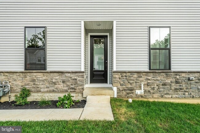 Building Photo - 401 HARTNUP St