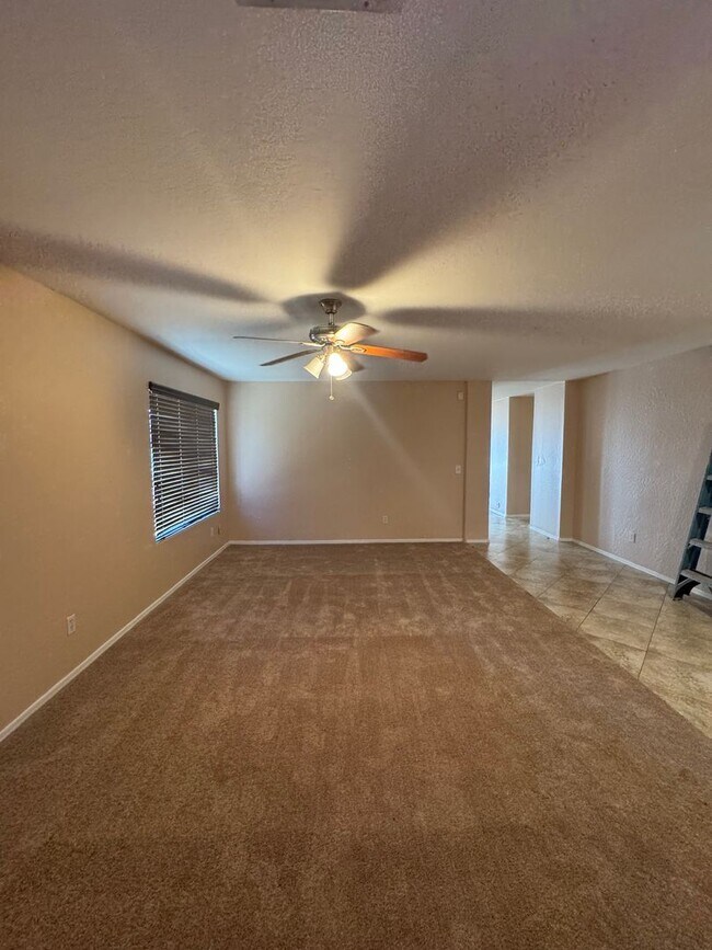 Foto del edificio - REMODELED 4 BEDROOM HOUSE IN PHOENIX