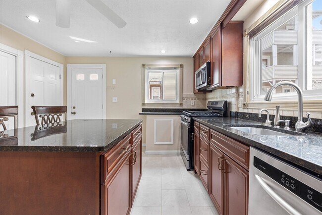 Building Photo - 17 Wheeler Ave