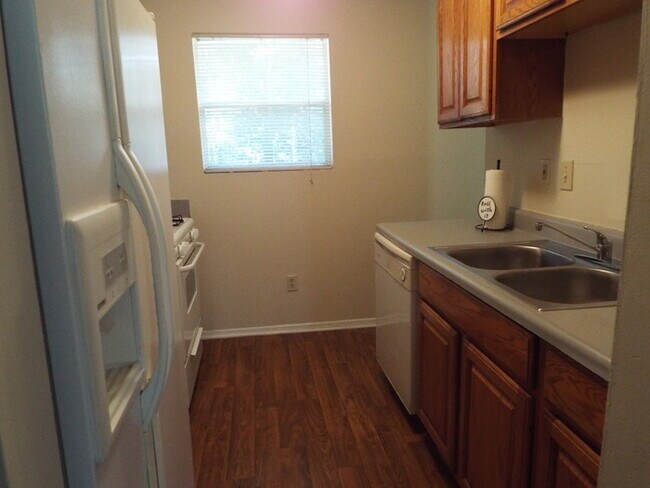 Building Photo - 4539 Doral Dr SW
