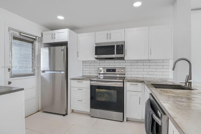 Foto del edificio - 441 NE 195th St