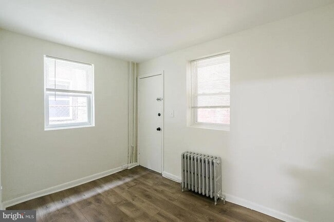 Building Photo - 1902 S 5th St