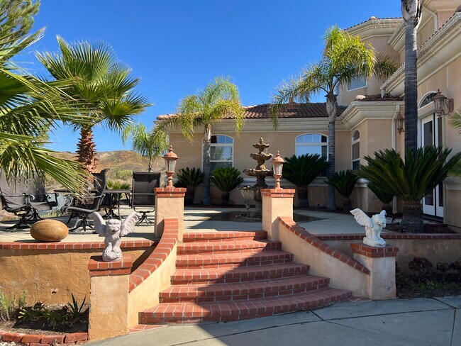 Foto del edificio - 30926 Sunrise Hills Rd