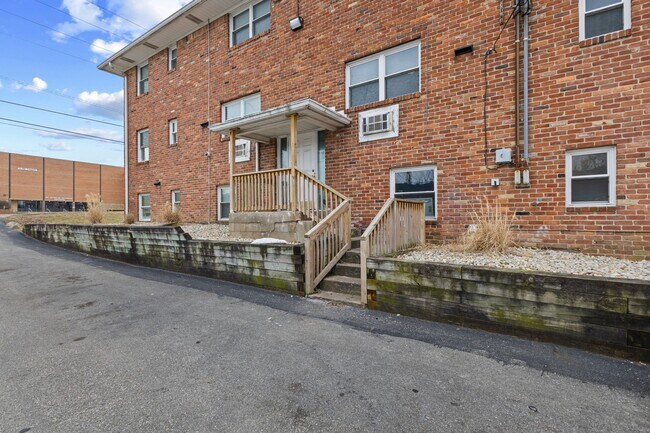 Foto del edificio - 5936 Radnor Rd