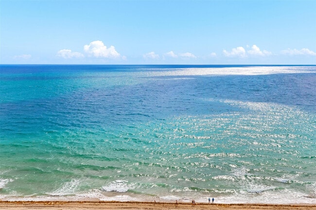 Foto del edificio - 2110 N Ocean Blvd