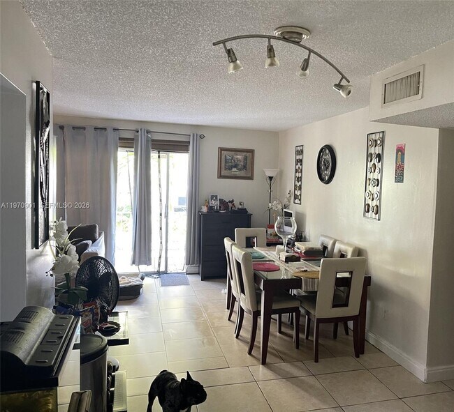 Foto del edificio - 3522 NE 171 St