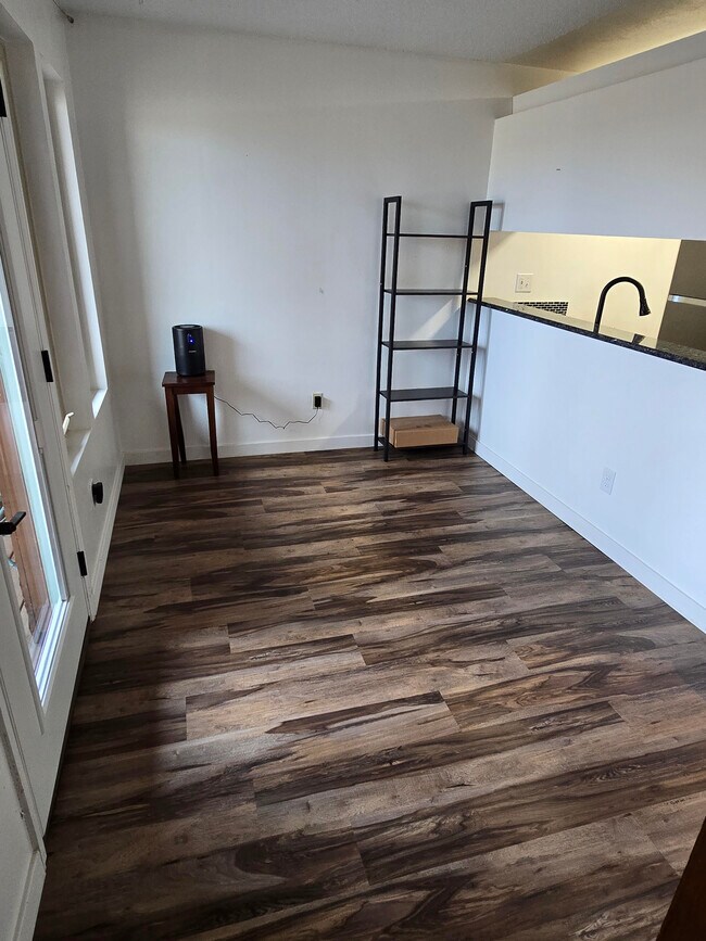 Área de comer - 8910 Fox Dr