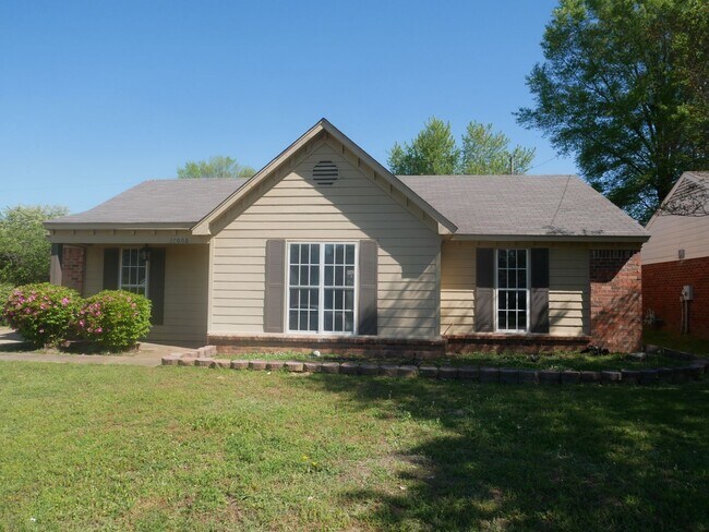 Building Photo - 10066 Williford Dr