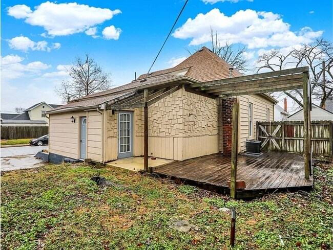 Foto del edificio - 423 N Webster St