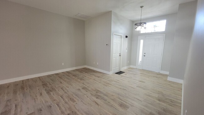 Building Photo - 4183 Malden Dr