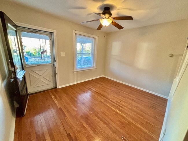 Foto del edificio - 706 W Railroad Ave