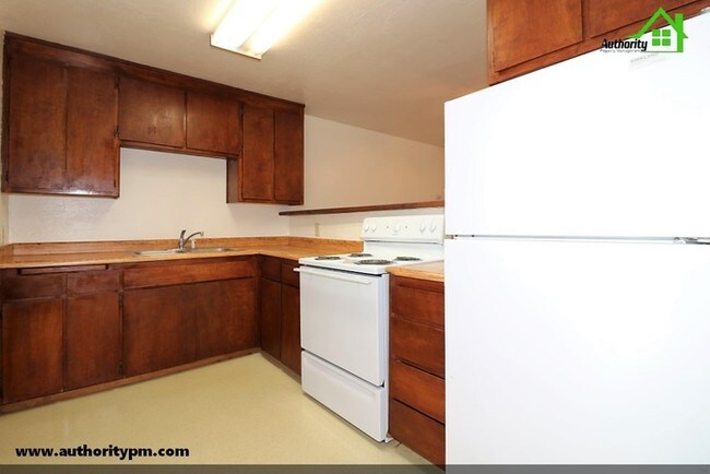 Building Photo - 1322 Orange Ave